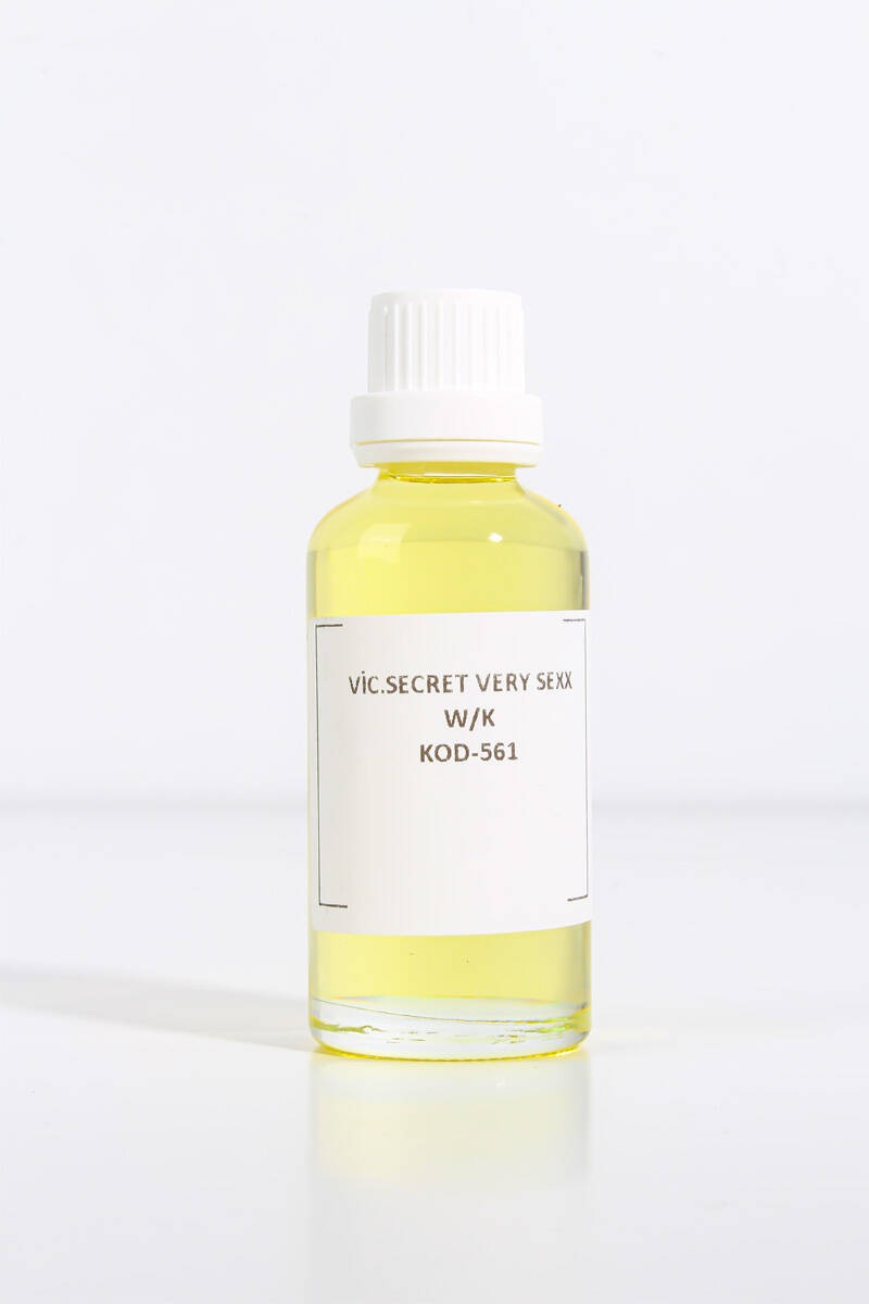 Vic 561 Sexy Kadın Parfüm Esansı 50GR - 1